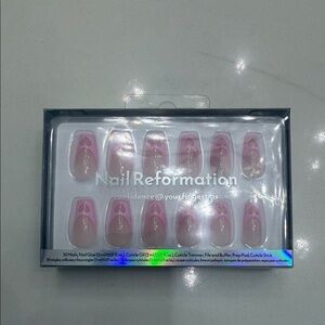 Nail Reformation Pink Heart Press-On Glue Nails Set